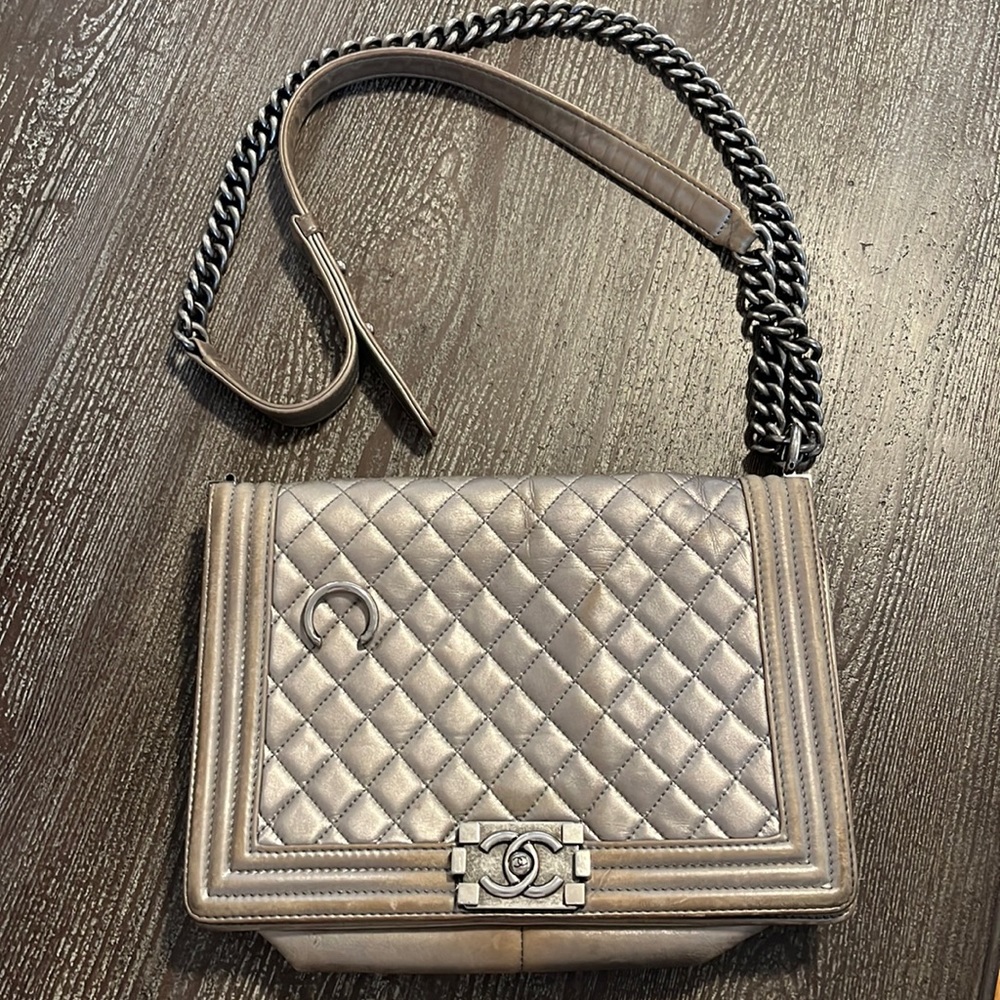 Chanel - boy bag silver